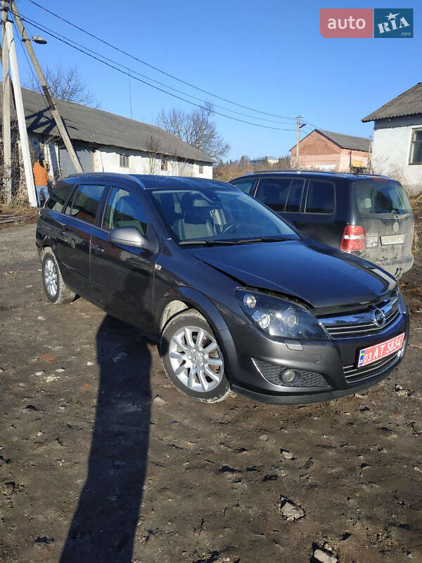 Универсал Opel Astra 2010 в Бережанах