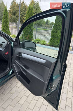 Универсал Opel Astra 2004 в 