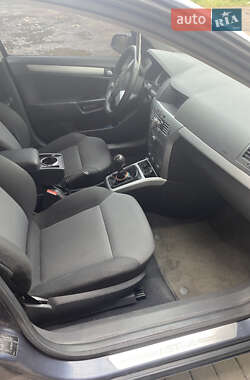 Универсал Opel Astra 2006 в 