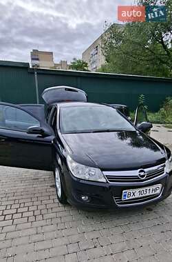 Хэтчбек Opel Astra 2007 в 