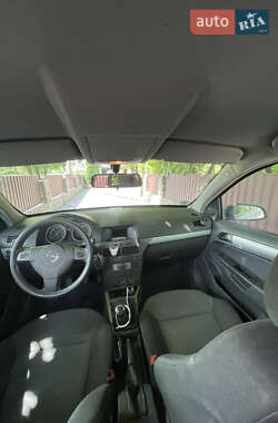 Универсал Opel Astra 2005 в 