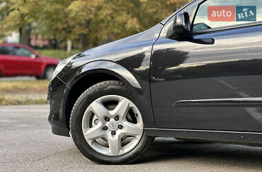 Хэтчбек Opel Astra 2007 в 
