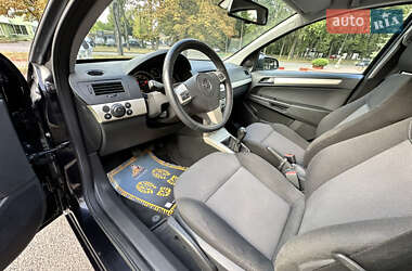 Хэтчбек Opel Astra 2007 в 