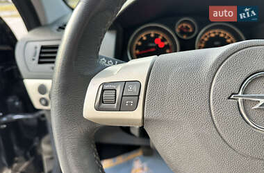 Хэтчбек Opel Astra 2007 в 