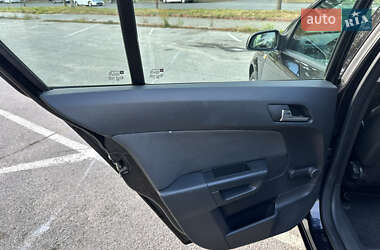 Хэтчбек Opel Astra 2007 в 