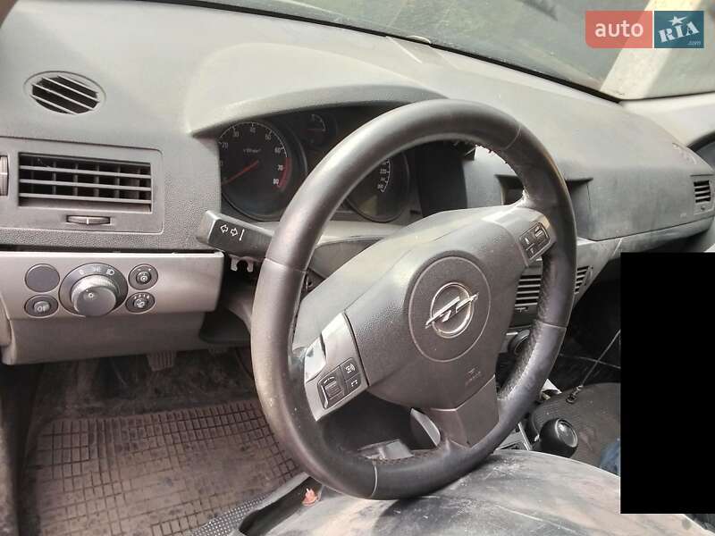 Хэтчбек Opel Astra 2006 в Умани