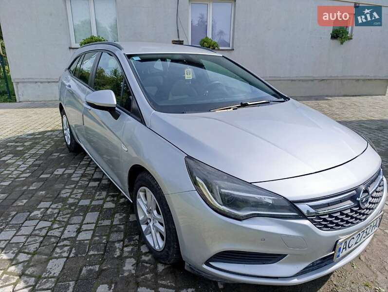 Універсал Opel Astra 2016 в Луцьку