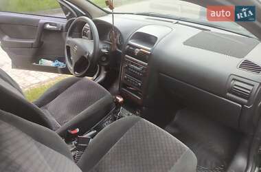 Седан Opel Astra 2002 в 