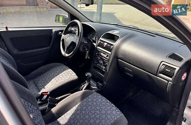 Седан Opel Astra 2000 в 