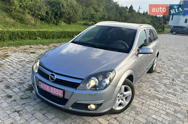 Універсал Opel Astra 2005 в Тернополі