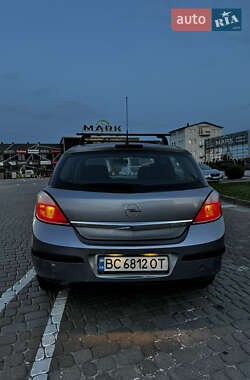 Хэтчбек Opel Astra 2006 в 