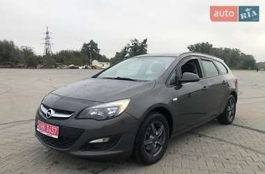 Універсал Opel Astra 2015 в Чернівцях