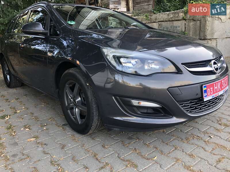 Универсал Opel Astra 2015 в Черновцах