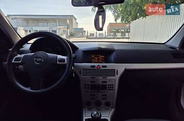 Хэтчбек Opel Astra 2008 в 