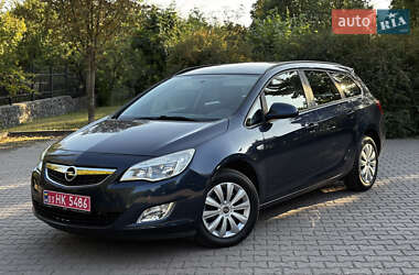 Универсал Opel Astra 2011 в Миргороде