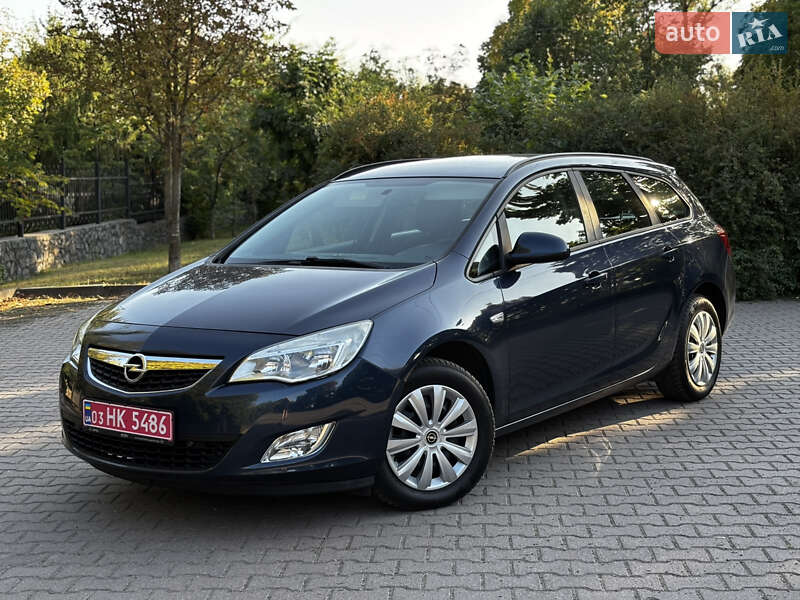 Opel Astra 2011