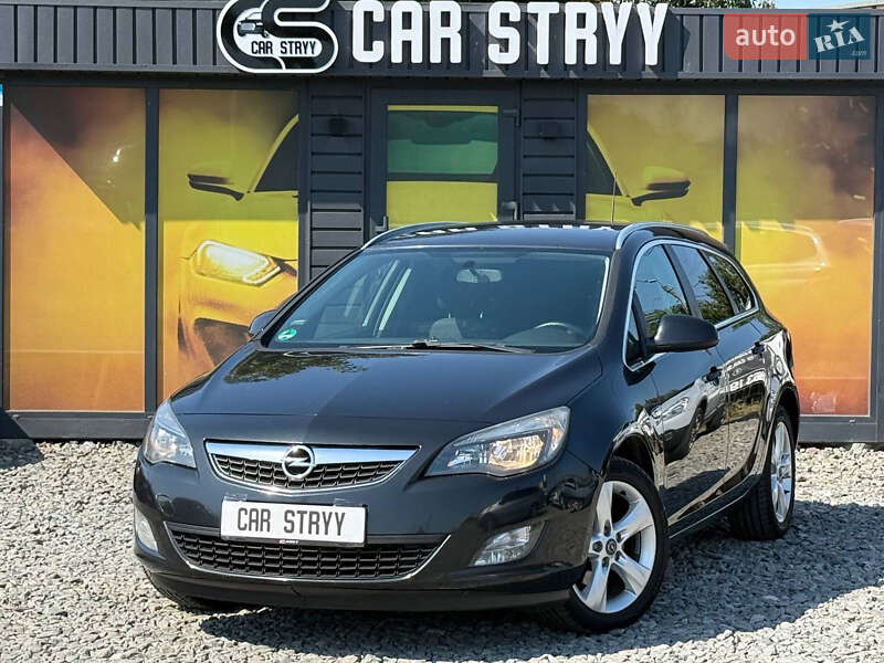 Универсал Opel Astra 2012 в Стрые