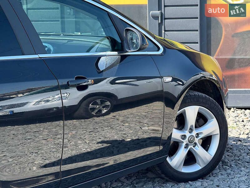 Универсал Opel Astra 2012 в Стрые