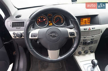 Хэтчбек Opel Astra 2008 в 