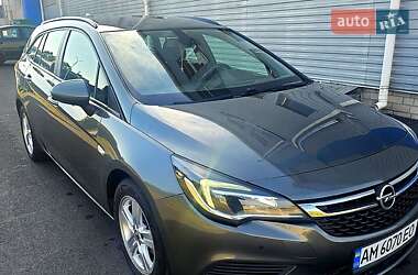 Универсал Opel Astra 2017 в Житомире