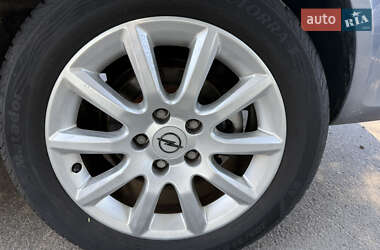 Универсал Opel Astra 2009 в 