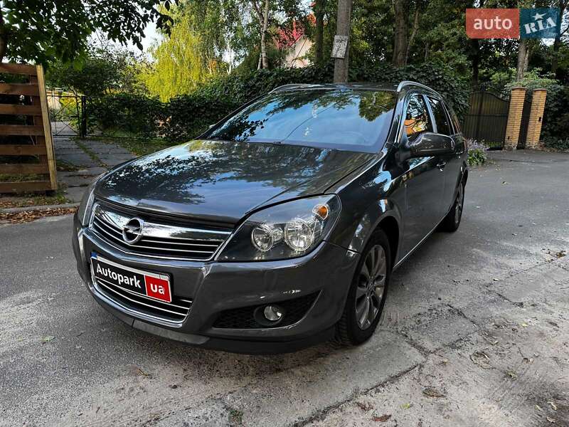 Opel Astra 2010