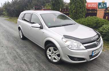 Універсал Opel Astra 2009 в Звягелі