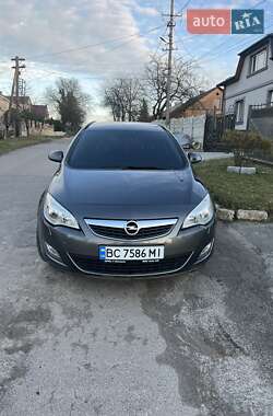Універсал Opel Astra 2010 в Шептицькому