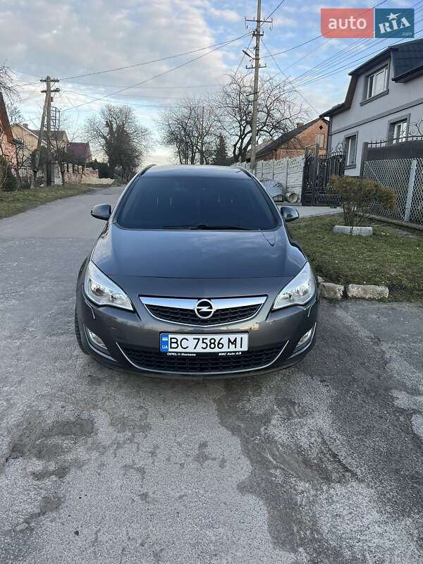 Універсал Opel Astra 2010 в Шептицькому