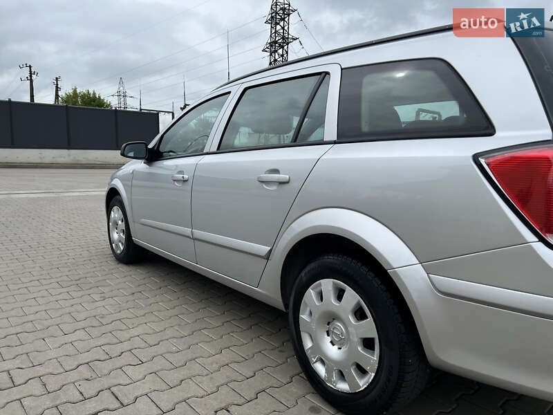 Универсал Opel Astra 2007 в Луцке
