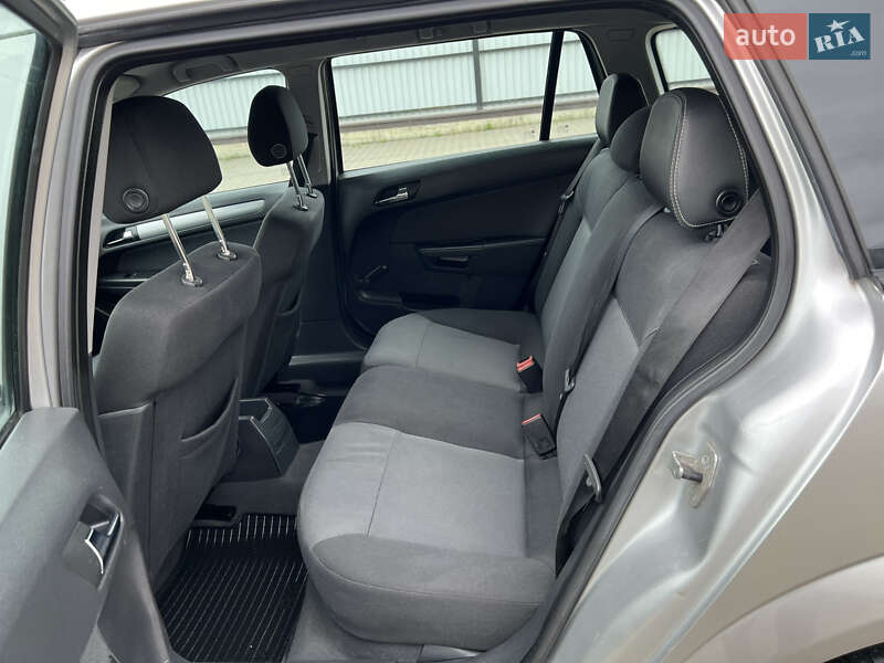 Универсал Opel Astra 2007 в Луцке