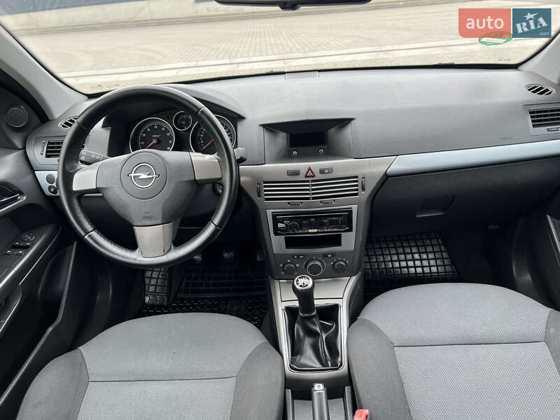 Универсал Opel Astra 2007 в Луцке