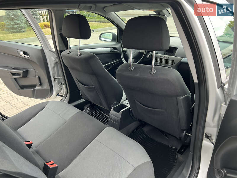 Универсал Opel Astra 2007 в Луцке