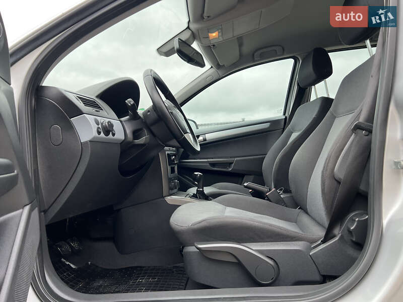 Универсал Opel Astra 2007 в Луцке