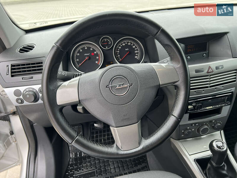 Универсал Opel Astra 2007 в Луцке