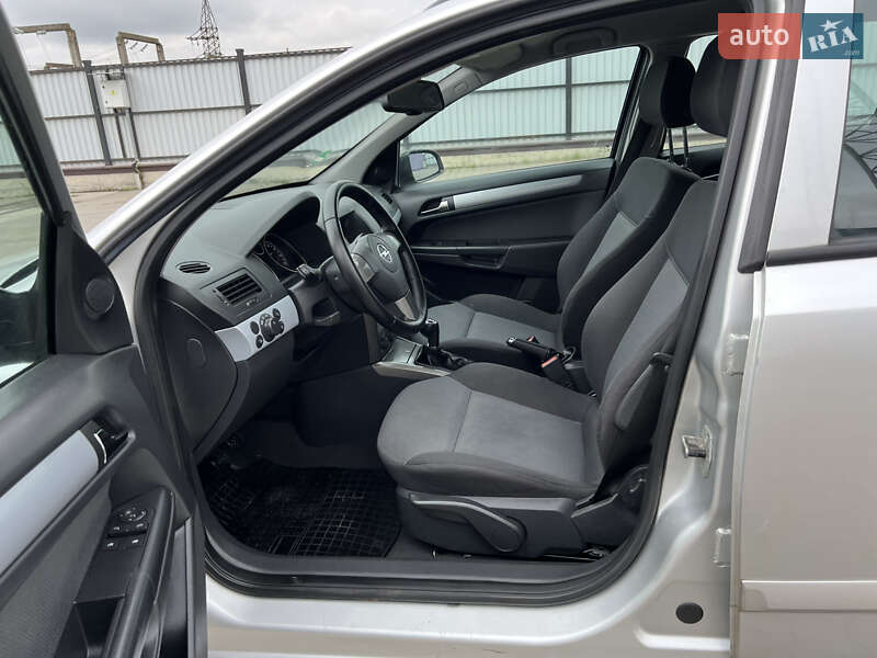 Универсал Opel Astra 2007 в Луцке