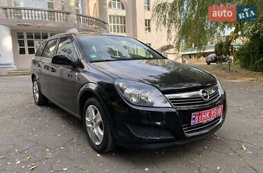 Универсал Opel Astra 2010 в 