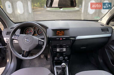 Универсал Opel Astra 2010 в 