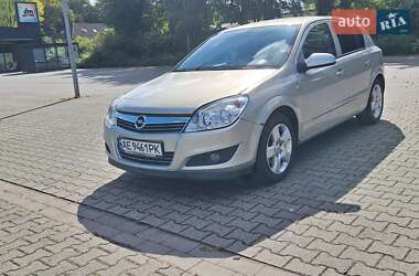 Хэтчбек Opel Astra 2007 в 