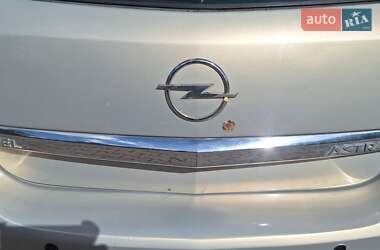 Хэтчбек Opel Astra 2007 в 