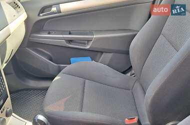 Хэтчбек Opel Astra 2007 в 
