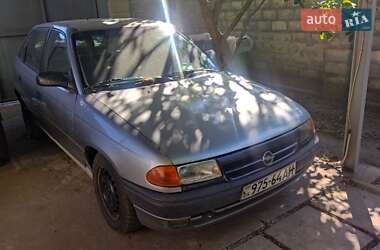 Хетчбек Opel Astra 1995 в Кам'янському