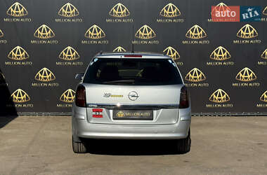 Универсал Opel Astra 2011 в 