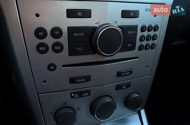 Универсал Opel Astra 2011 в 