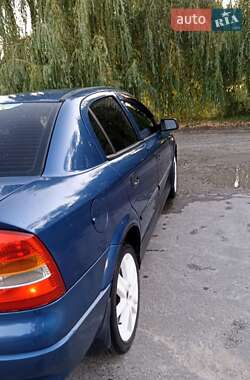 Седан Opel Astra 2005 в 