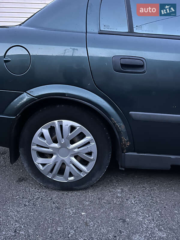 Седан Opel Astra 2004 в Тернополе