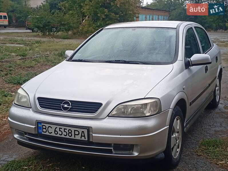 Хэтчбек Opel Astra 2002 в Первомайске