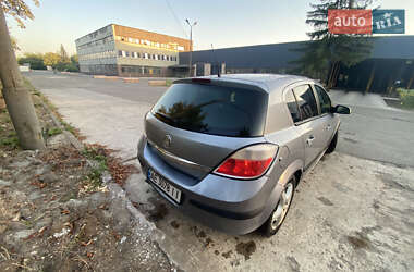 Хэтчбек Opel Astra 2004 в 