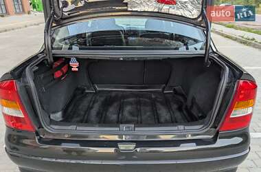 Седан Opel Astra 2008 в 