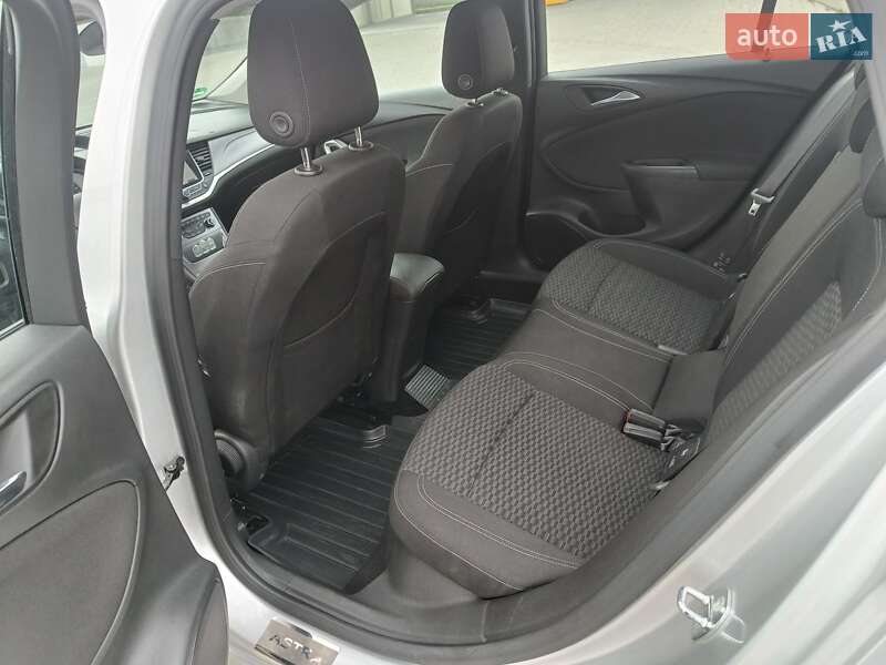 Универсал Opel Astra 2017 в Горохове